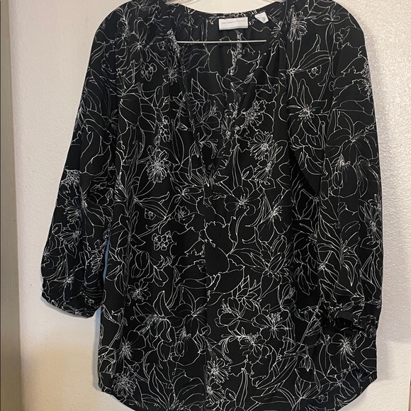 New York & Company Tops - New York & Company Black and White Floral Blouse